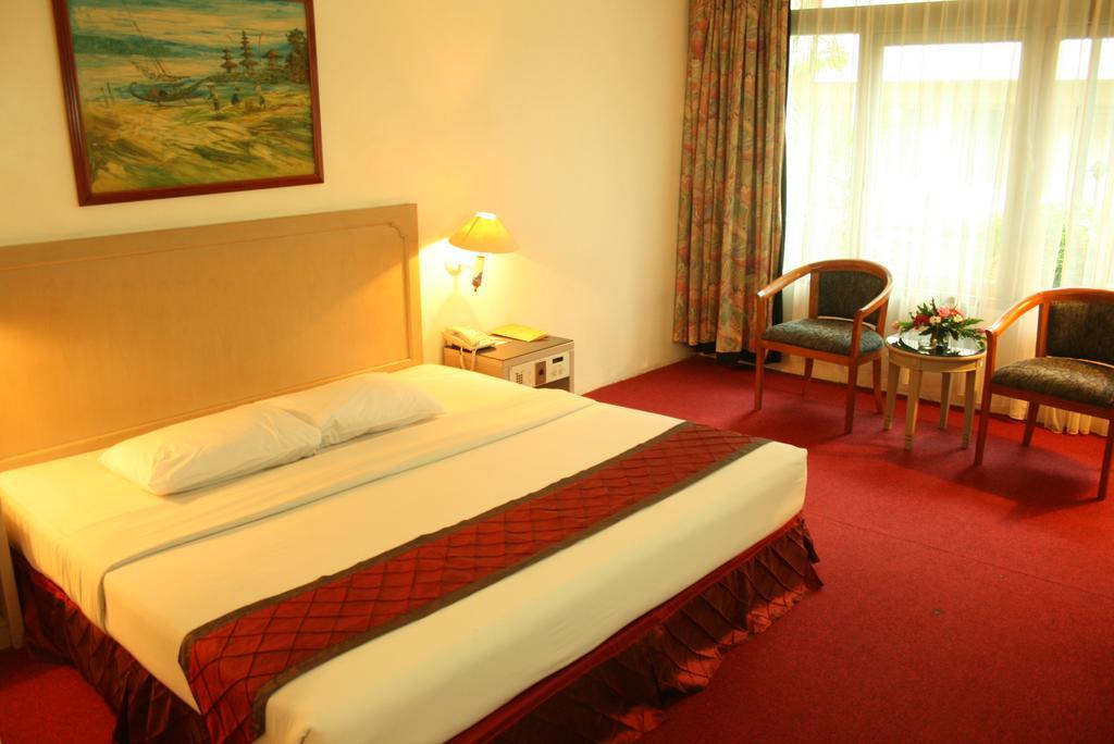 Hotel Royal Palace Μπαντούνγκ Εξωτερικό φωτογραφία